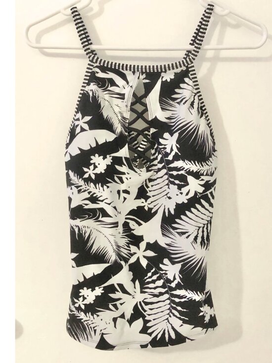 Bleu Rod Beattie Other - NWT Bleu Rod Beattie Black White Floral Hawaiian Print Tankini Swim Top size 10